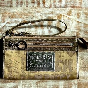 Coach Poppy Gold Story Patch wristlet wallet